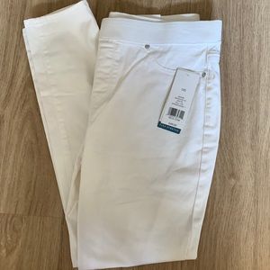 Brand new ⭐️ white denim